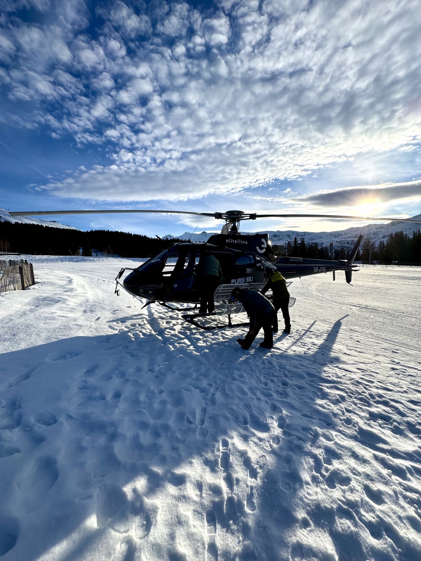 Anteprima del video: elicottero sulla neve al tramonto